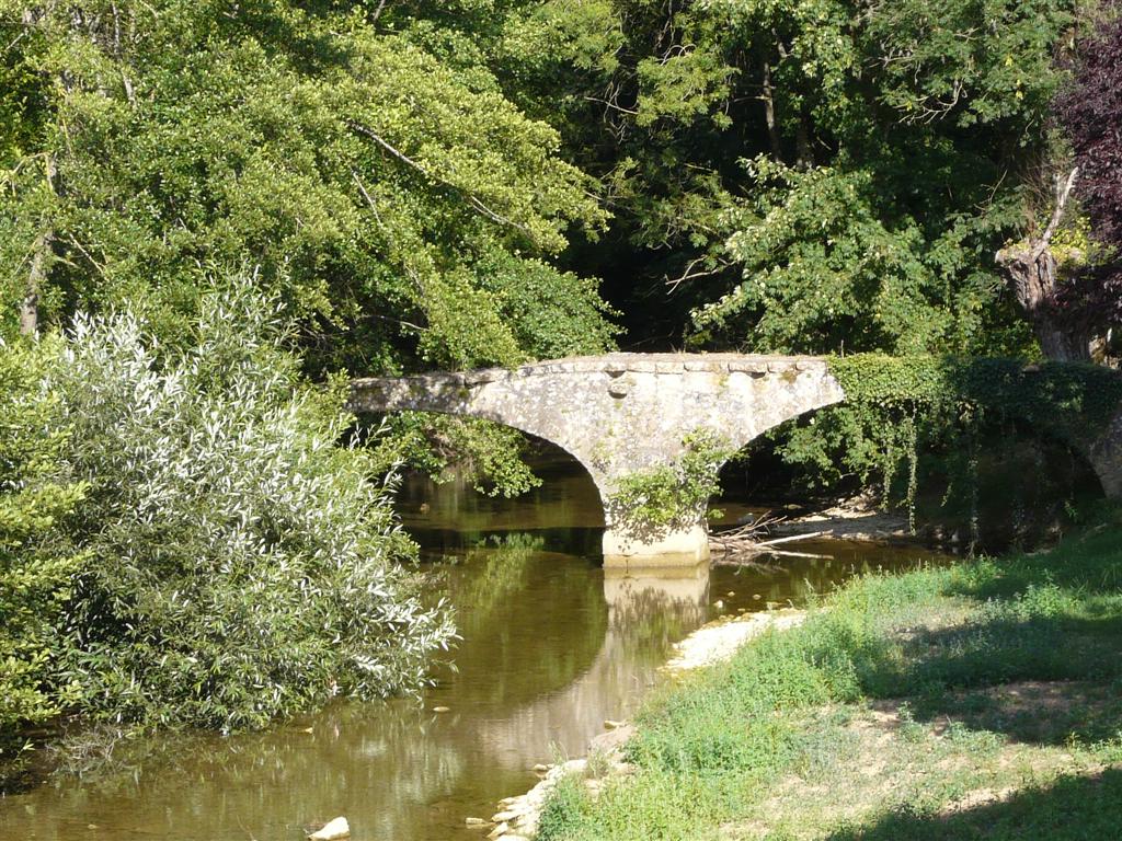 Entre « village et tuilerie » Ménétreux le Pitois se dédouble